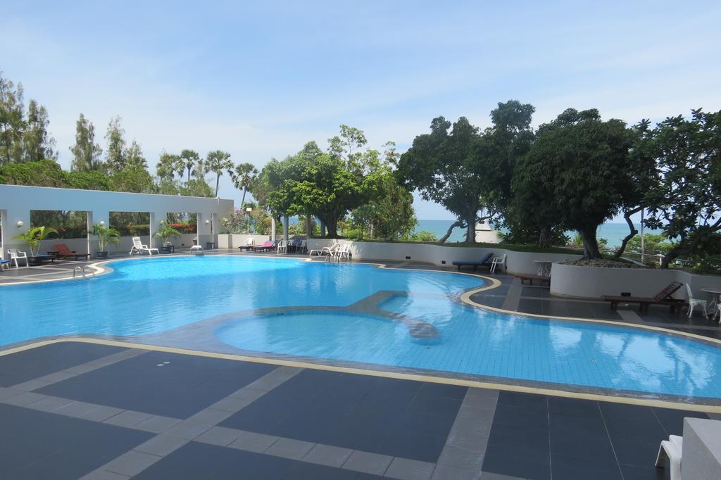 Jomtien Plaza Suite Apartments Экстерьер фото