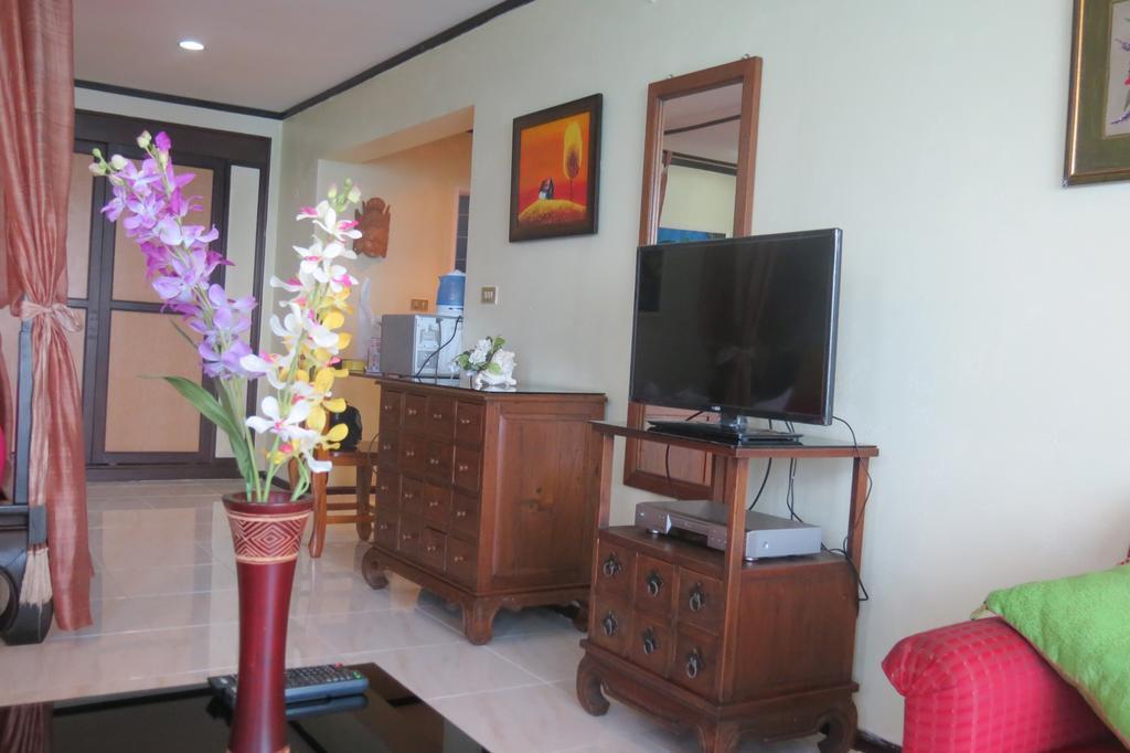 Jomtien Plaza Suite Apartments Экстерьер фото