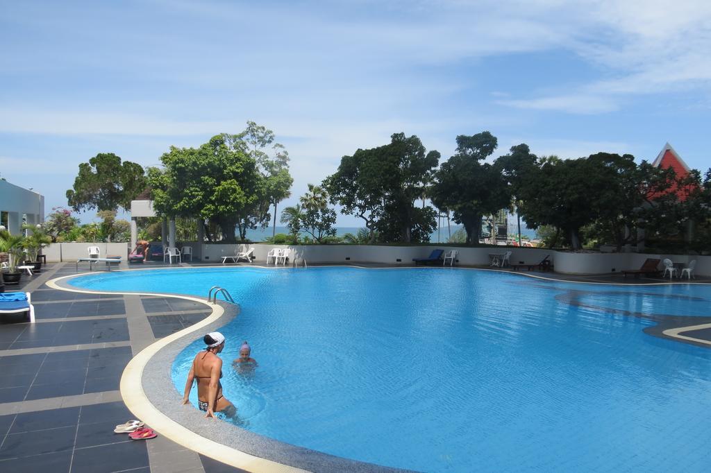 Jomtien Plaza Suite Apartments Экстерьер фото