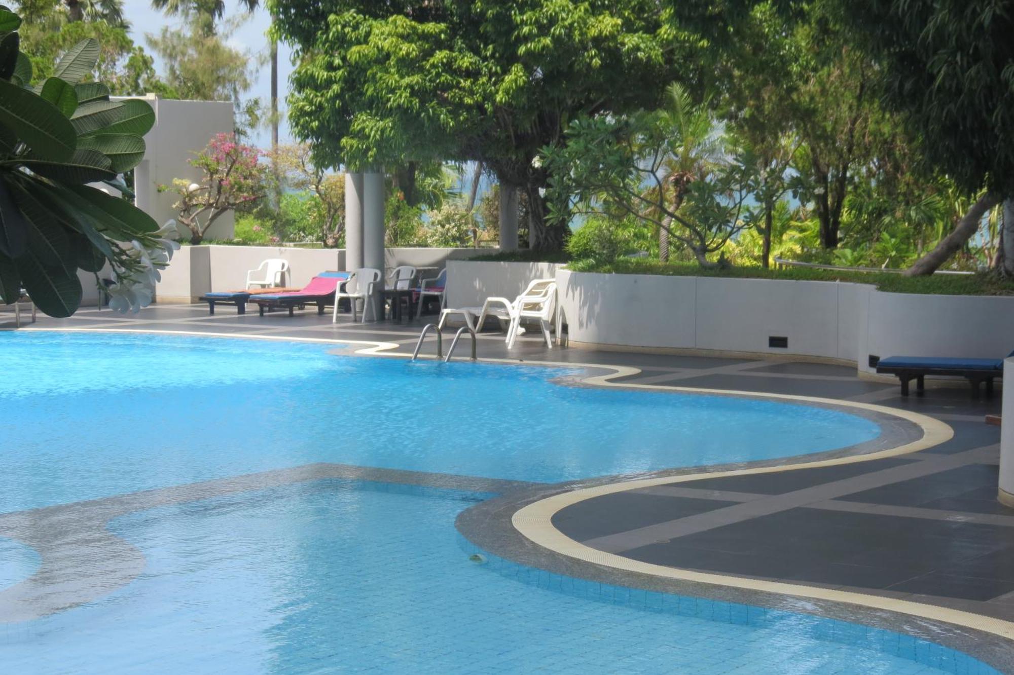 Jomtien Plaza Suite Apartments Экстерьер фото